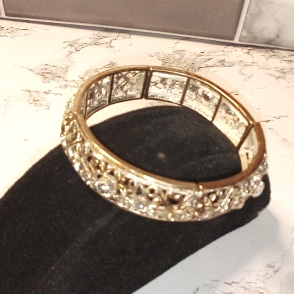 Filagree and Scroll Multi- tone and Rhinestone Stretch Bracelet - Picture 3 of 9
